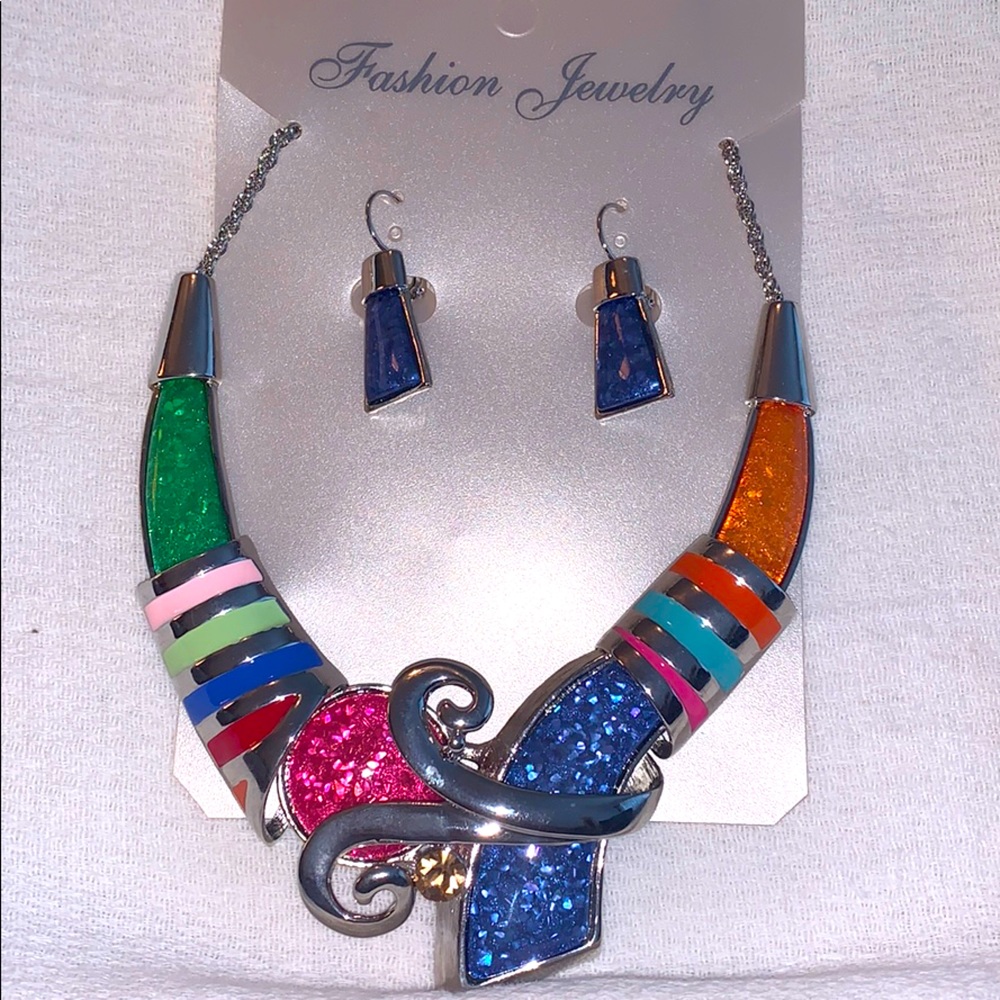 Necklace earring set